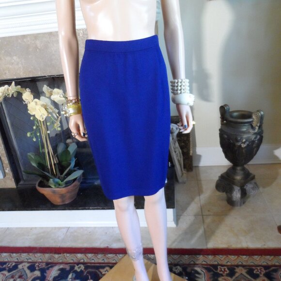 New St. John Evening Royal Blue Knit Skrt Suit w/Pailettes Embellishment Size 2 - Picture 12 of 16